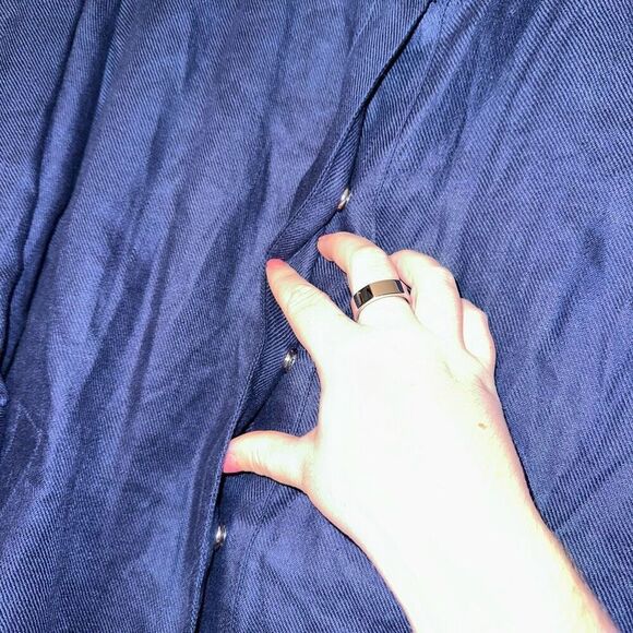 Chicos Women’s Snap Up 100% Linen Roll Tab Top Size 2P ( 12/14 Petite) - Picture 4 of 13